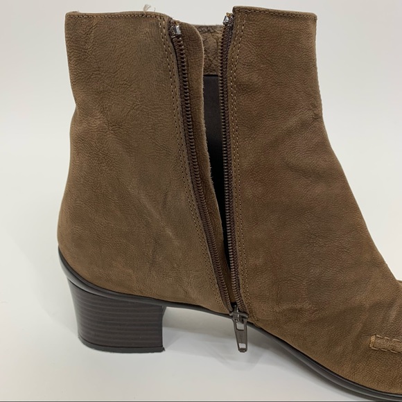Sesto Meucci Light Brown Worn Leather Style Low Stacked Heel Ankle Boots Sz 9.5 - Picture 7 of 16